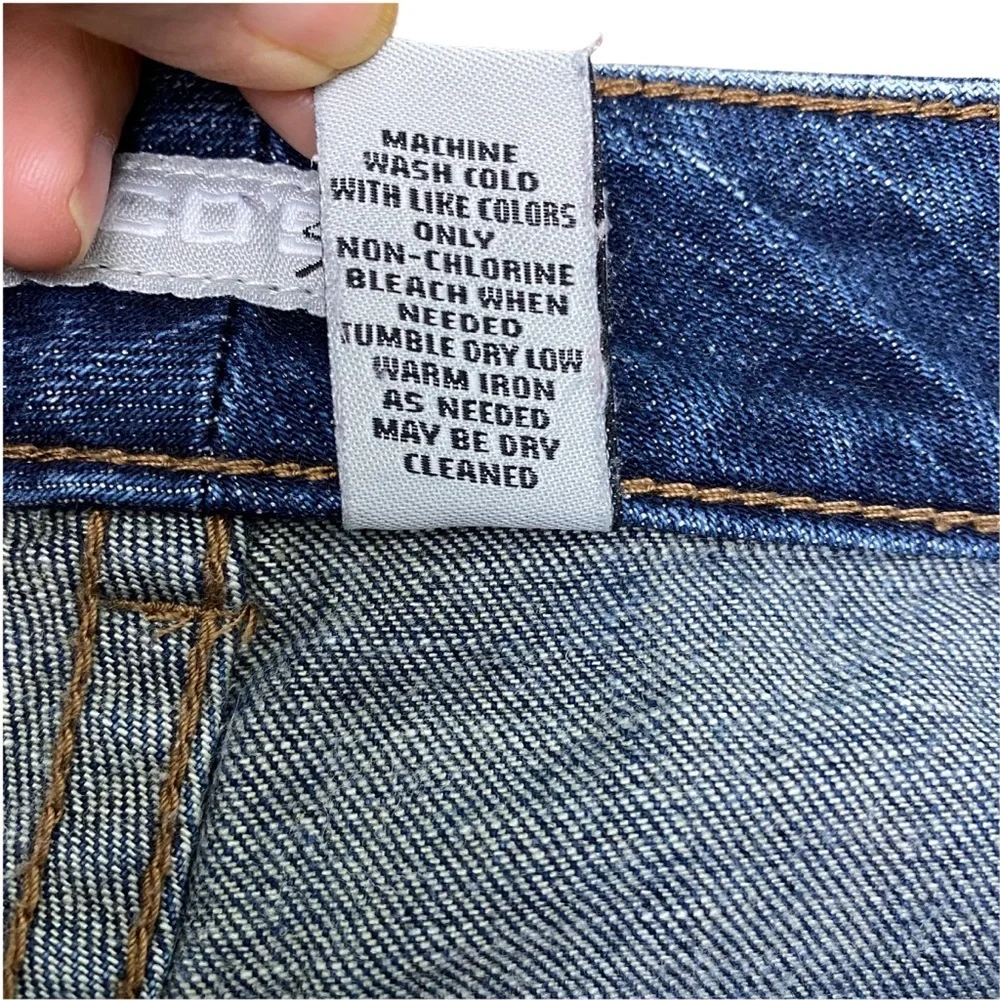 Chico’s Platinum Jeans Short Dark Wash Mid Rise Size 00